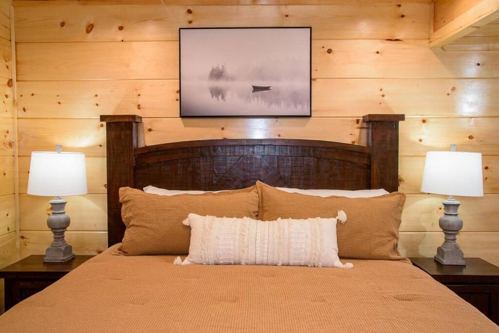 Spacious 2800 Sq Ft-Cozy Wood Cabin-New Build พิเจนฟอร์จ ภายนอก รูปภาพ