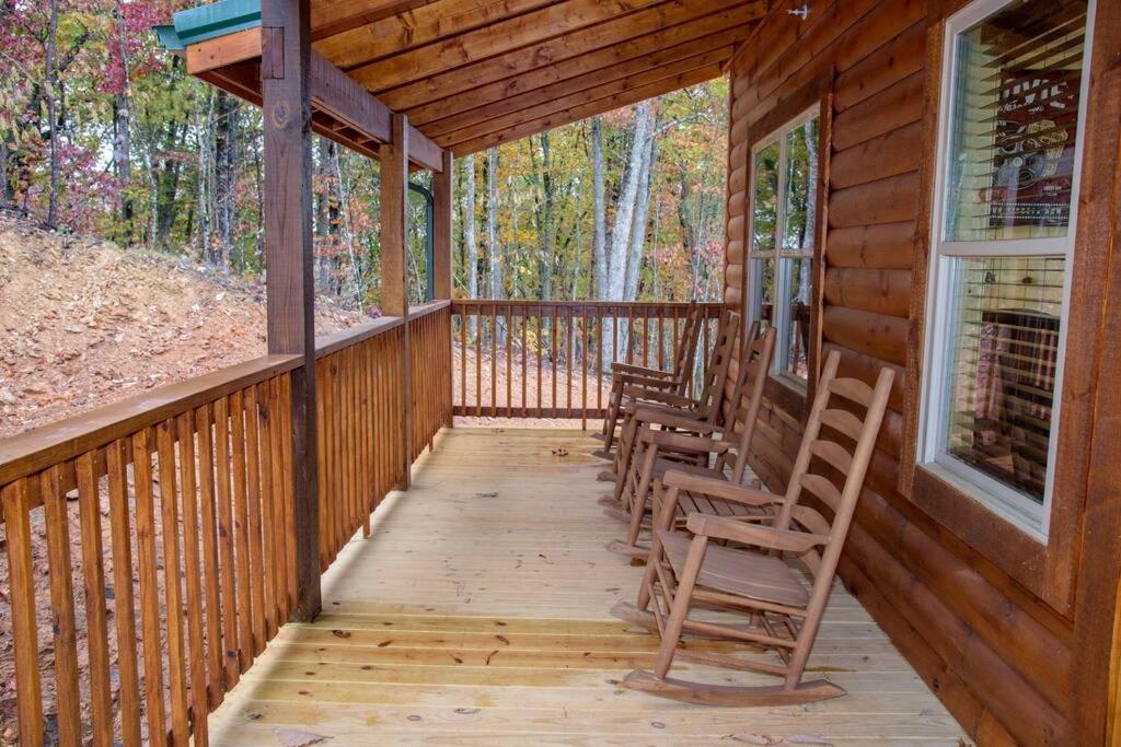 Spacious 2800 Sq Ft-Cozy Wood Cabin-New Build พิเจนฟอร์จ ภายนอก รูปภาพ