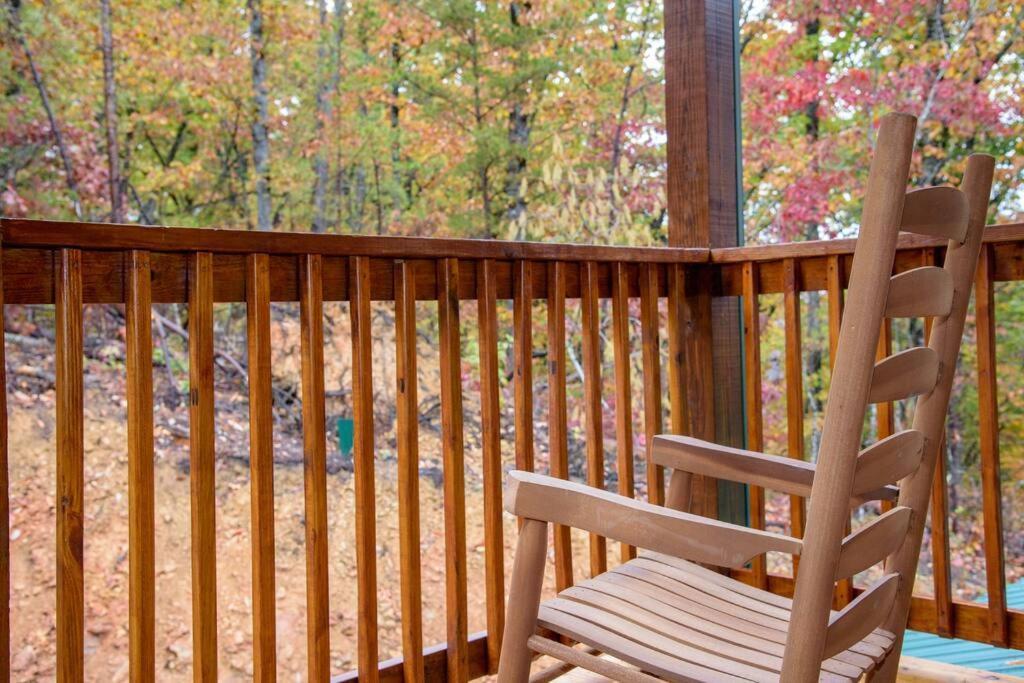 Spacious 2800 Sq Ft-Cozy Wood Cabin-New Build พิเจนฟอร์จ ภายนอก รูปภาพ