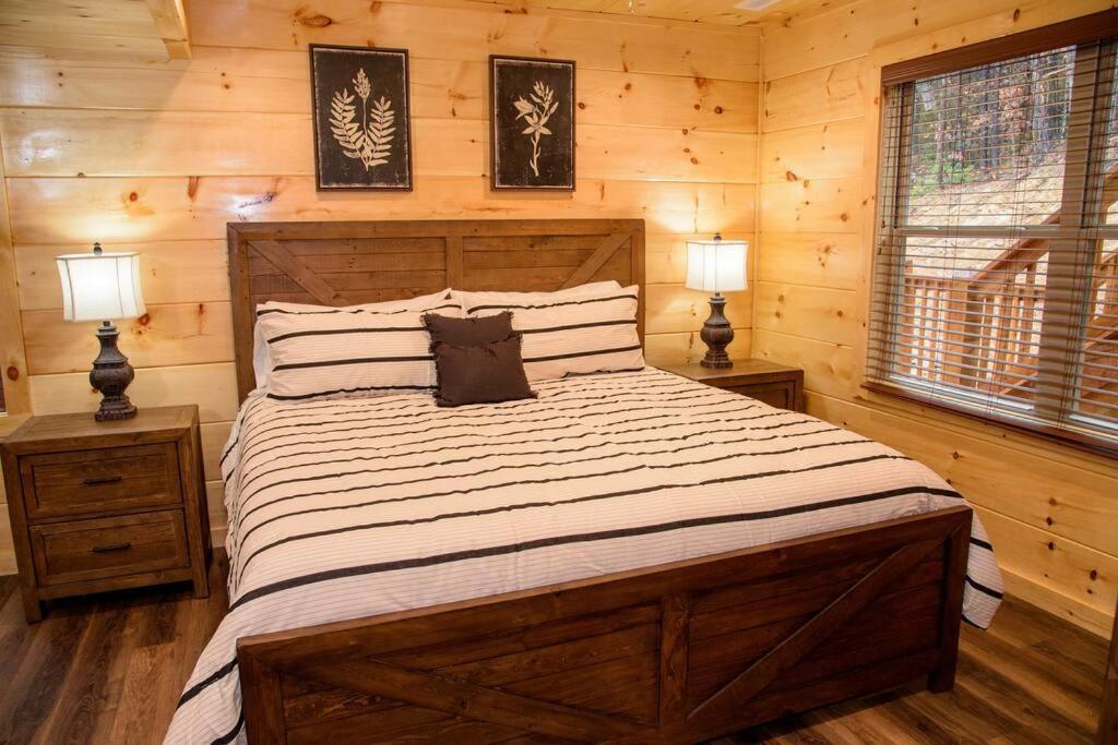 Spacious 2800 Sq Ft-Cozy Wood Cabin-New Build พิเจนฟอร์จ ภายนอก รูปภาพ