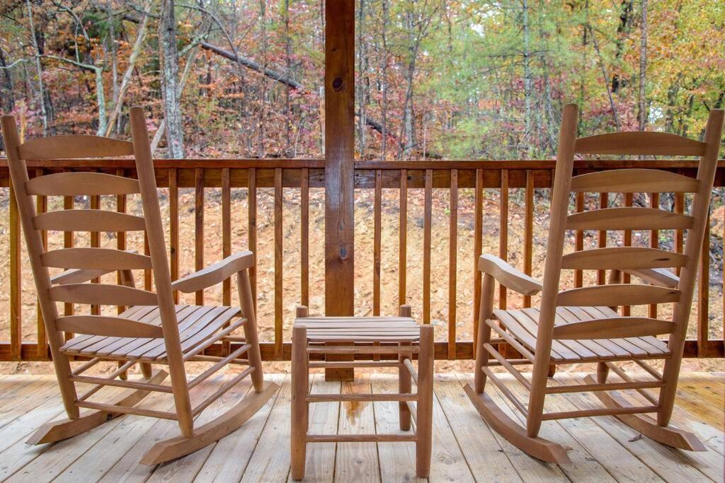 Spacious 2800 Sq Ft-Cozy Wood Cabin-New Build พิเจนฟอร์จ ภายนอก รูปภาพ