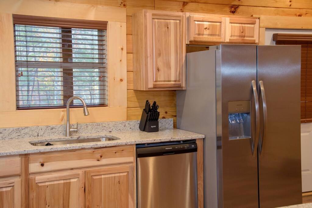 Spacious 2800 Sq Ft-Cozy Wood Cabin-New Build พิเจนฟอร์จ ภายนอก รูปภาพ