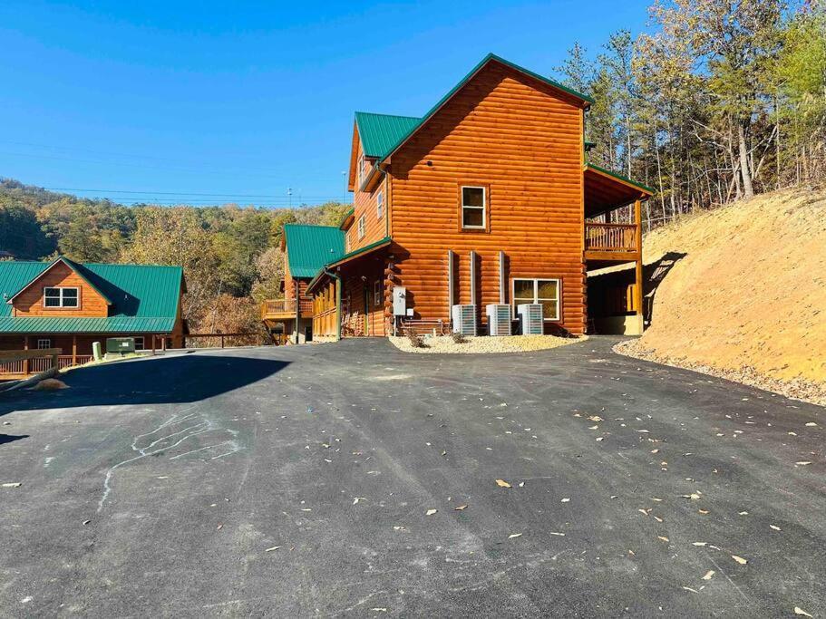 Spacious 2800 Sq Ft-Cozy Wood Cabin-New Build พิเจนฟอร์จ ภายนอก รูปภาพ