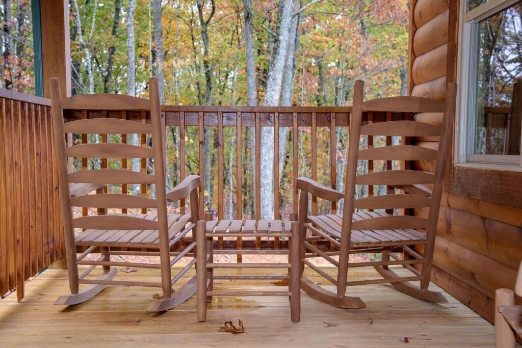 Spacious 2800 Sq Ft-Cozy Wood Cabin-New Build พิเจนฟอร์จ ภายนอก รูปภาพ